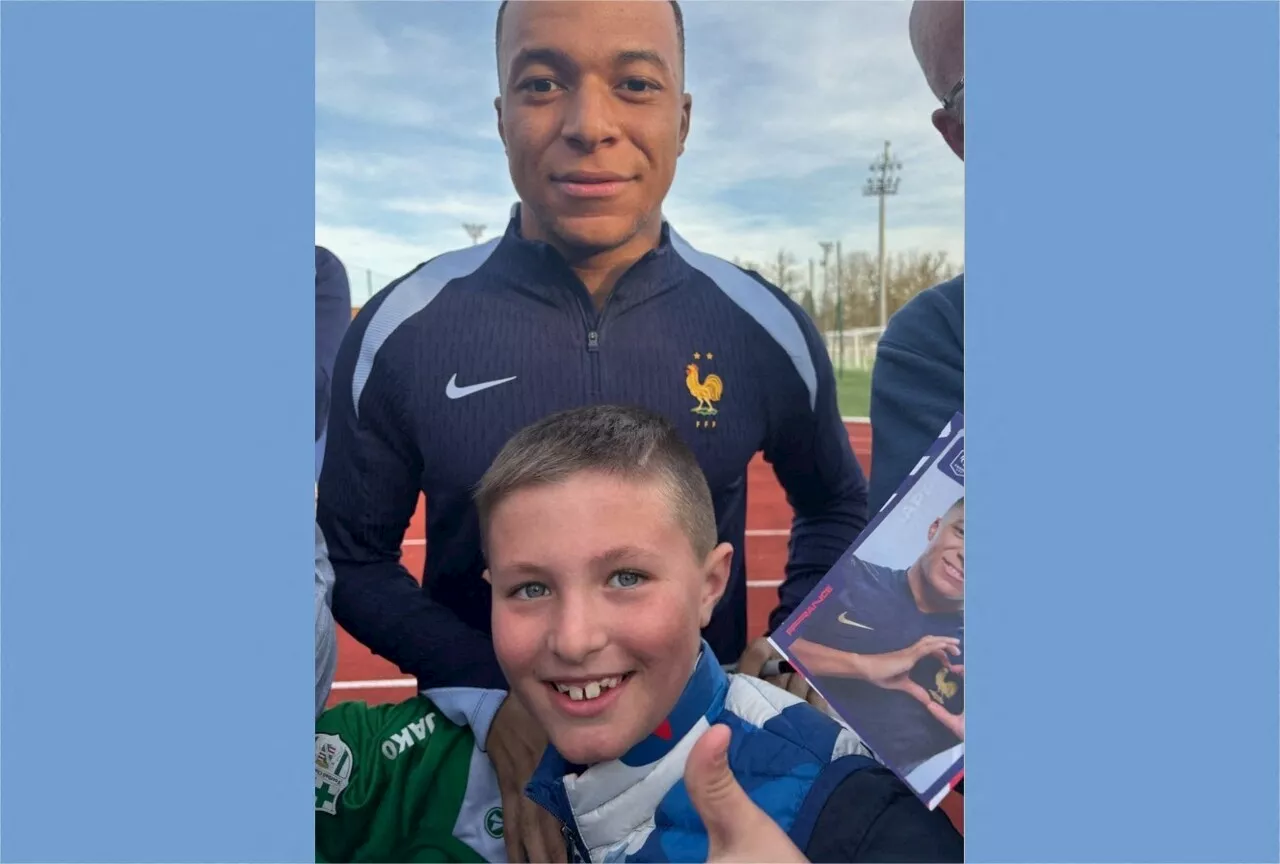 Pris en photo avec Kylian Mbappé, ce jeune footballeur de Seine-Maritime a vécu un rêve