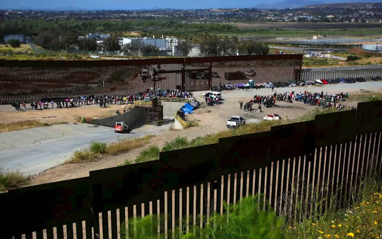 México pide a connacionales en Texas acercarse a los consulados y conocer sus derechos