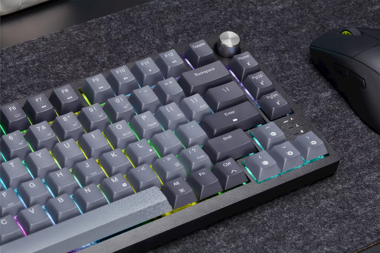 Test Corsair K65 Plus Wireless : un format 75 % à deux touches de la perfection