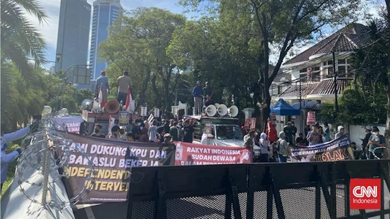 Massa Pro dan Kontra Hasil Pemilu 2024 Mulai Demo di Depan KPU