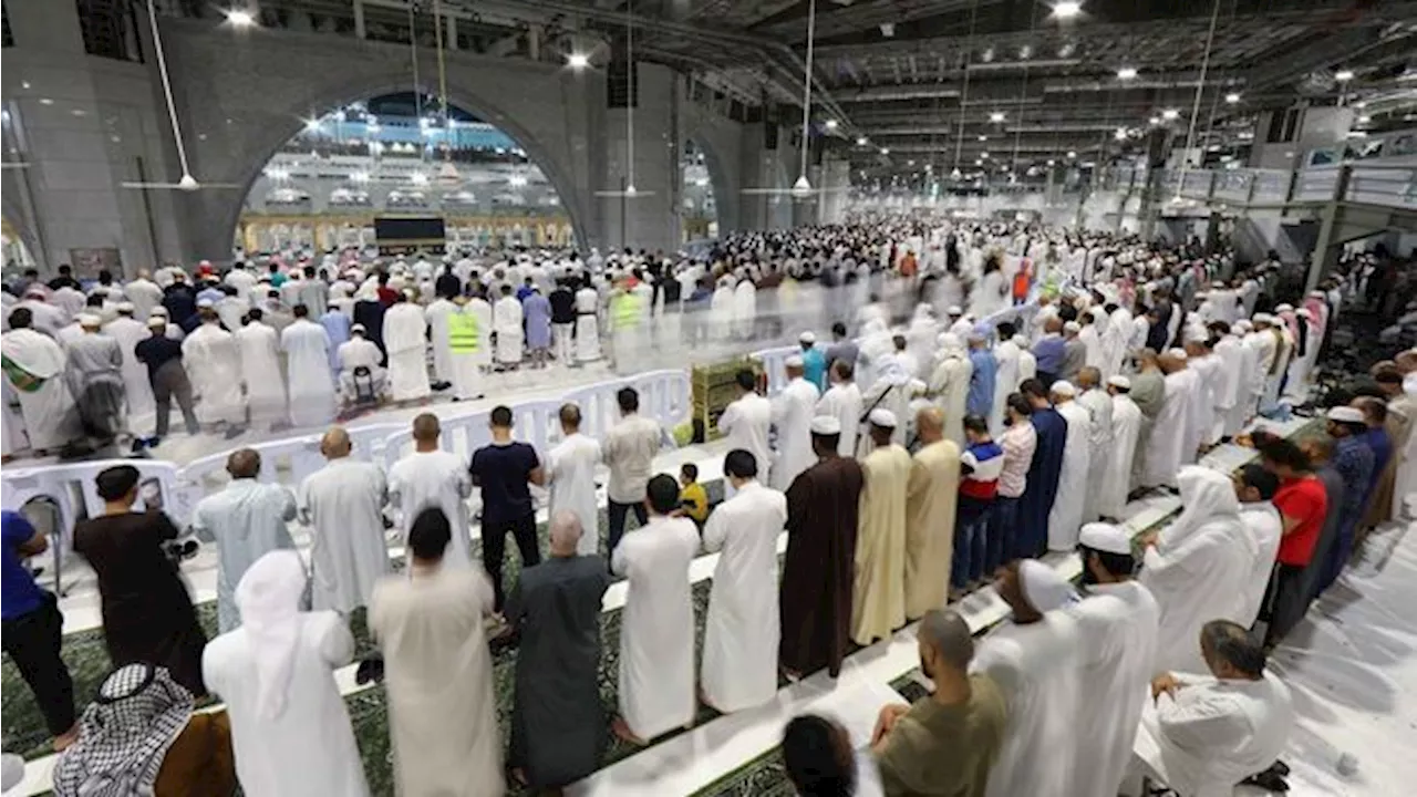 Viral Momen Langka Imam Masjidil Haram Sujud Sahwi saat Tarawih