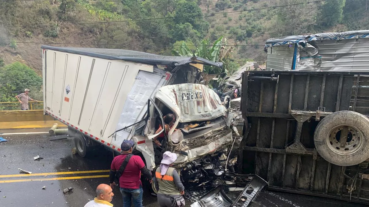 Video: los detalles de fuerte accidente que dejó 3 heridos en la Línea-Cajamarca-Ibagué