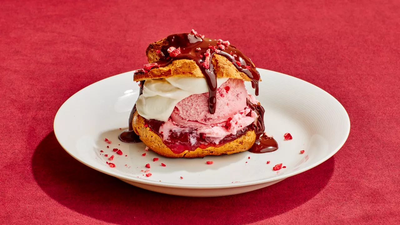 Cream Puffs with Strawberry Ice Cream and Jam