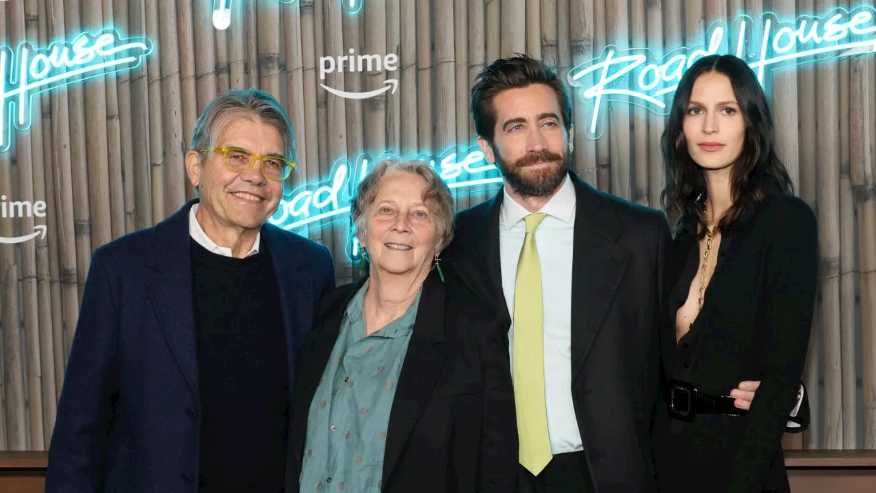 Jake Gyllenhaal Makes Rare Red Carpet Appearance With Girlfriend Jeanne Cadieu and Family at NYC Premiere