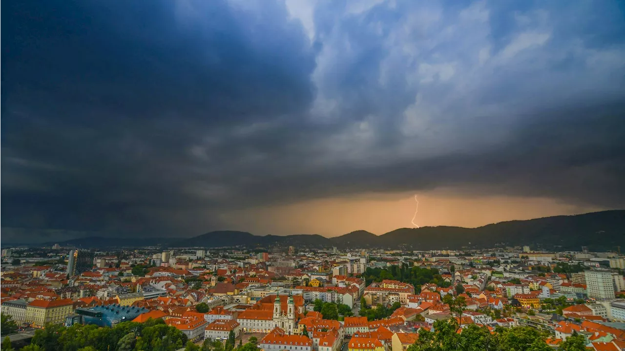 Erst 20 Grad, dann ziehen Unwetter nach Österreich