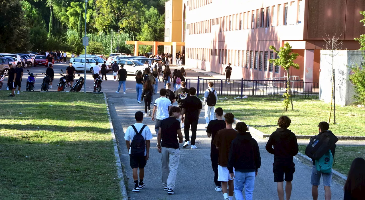 Terni. Crollo degli iscritti, in quarant’anni perso uno studente su tre