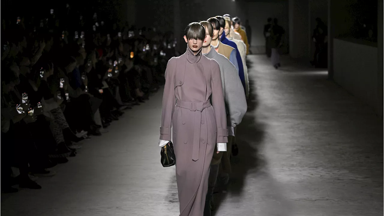 L'ultima sfilata donna di Dries Van Noten per l'Autunno Inverno 2024/2025