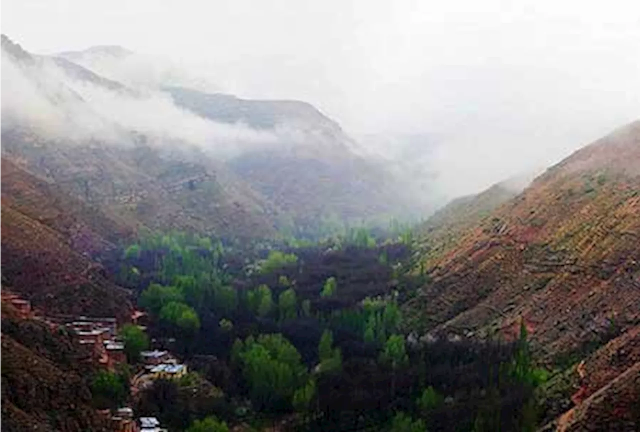 اسفیدان؛ روستایی گردشگری با منازل پلکانی، چشمه، آبشار و غار