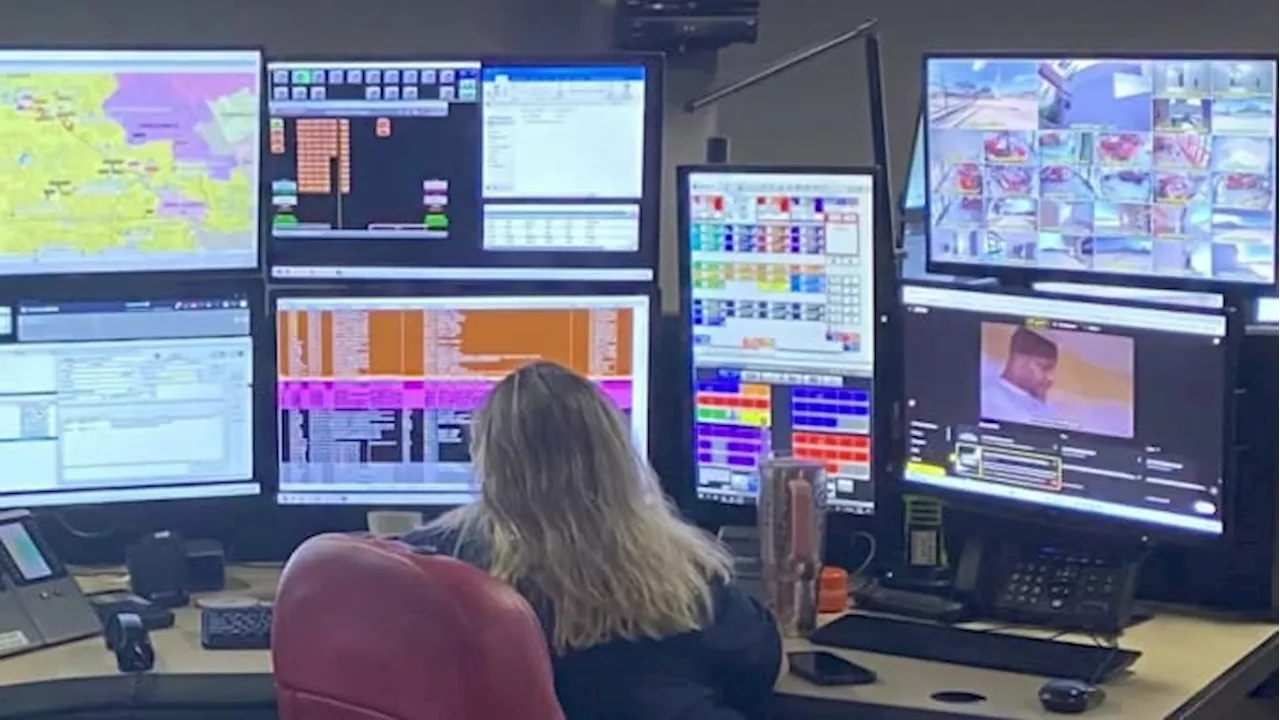 What goes into being a 911 dispatcher around Houston?