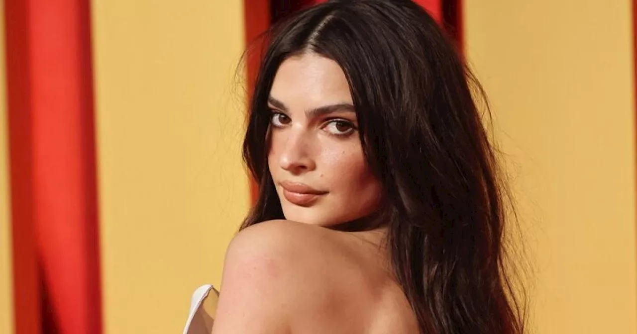 Emily Ratajkowski zeigt ihre neuen 'Scheidungsringe'