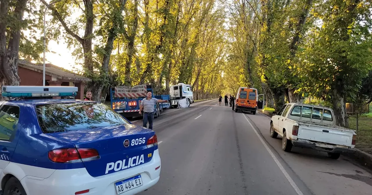 Colonia Caroya: un chico de 12 años murió tras ser atropellado por un camión