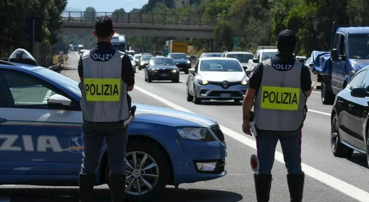 Sfreccia col suv a 218 km all'ora: fermato dalla polizia: «Mi piace correre». Patente sospesa per un anno