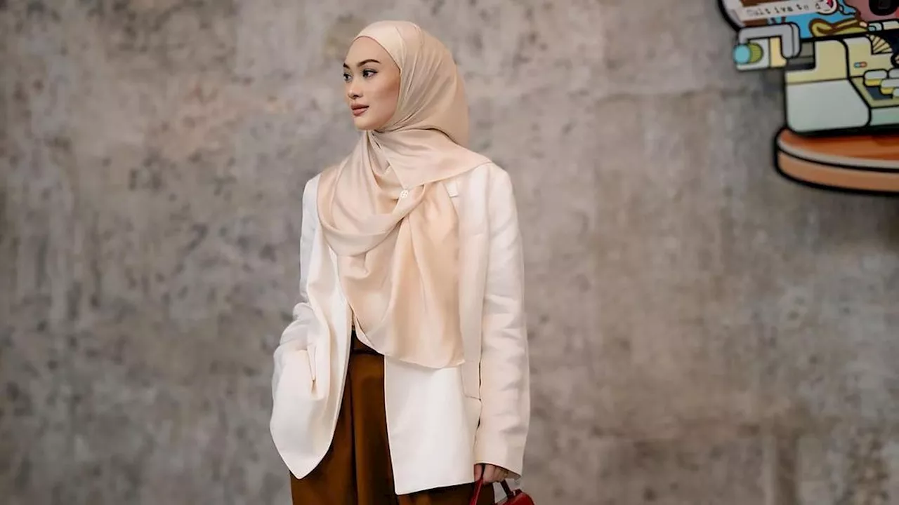 6 Gaya Berhijab Elegan ala Indah Nada Puspita, Bisa Ditiru untuk Kumpul Arisan Saat Ramadan