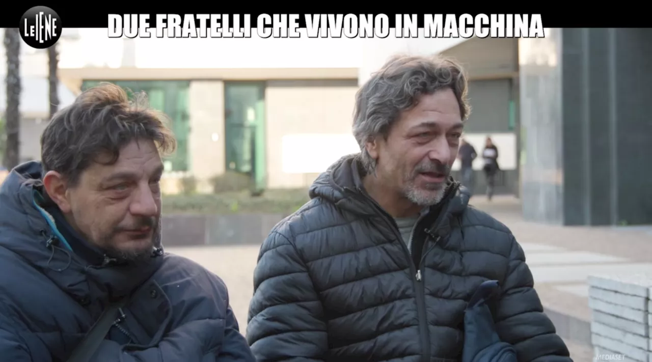 Monza, la storia di due fratelli che vivono in macchina da quasi un anno insieme al loro cane