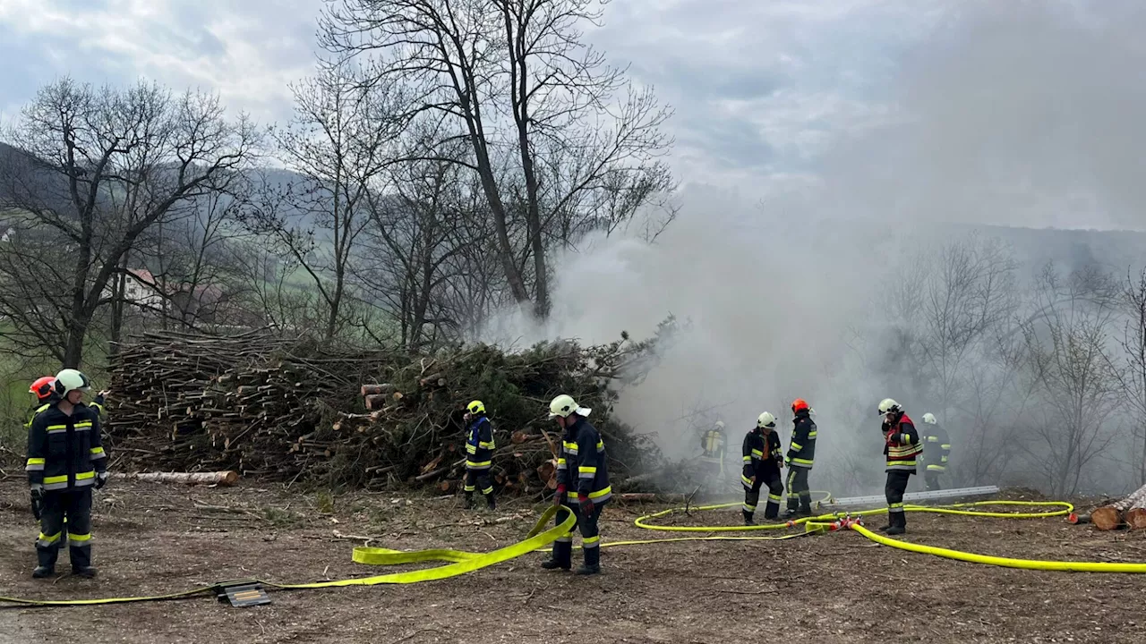 Hackschnitzelgut geriet bei Alland in Brand