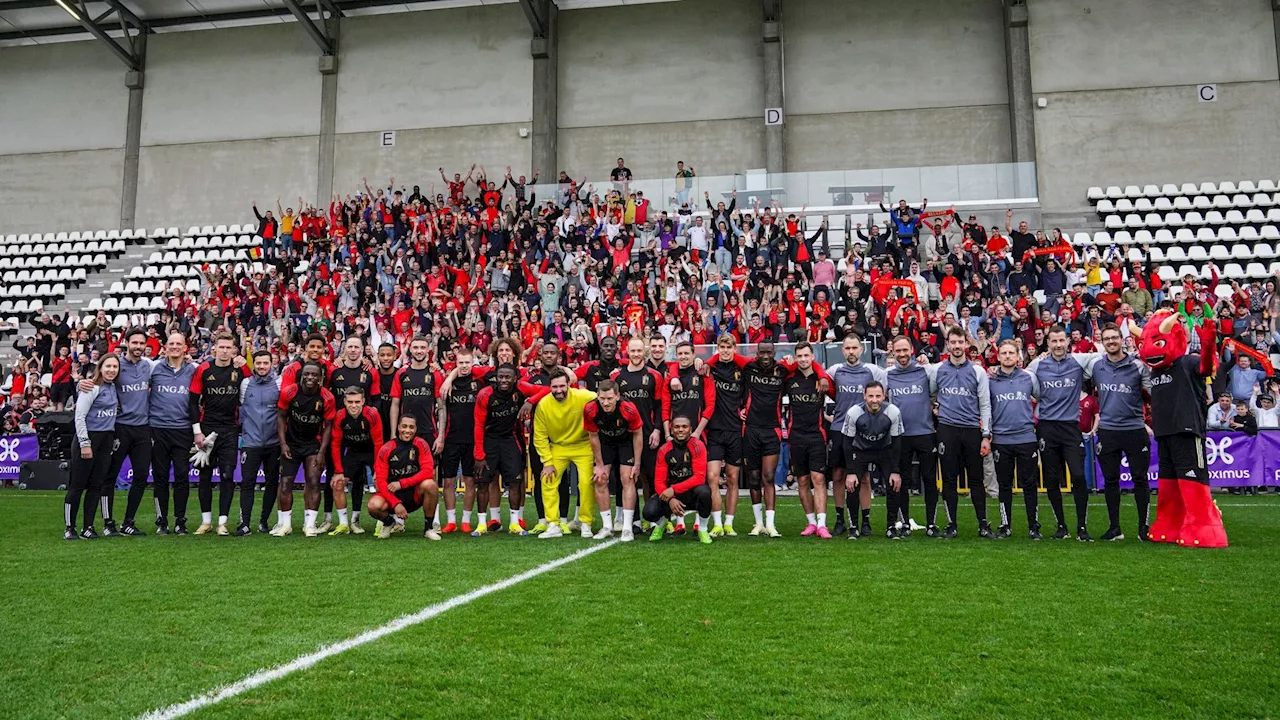 Bain de foule et photo souvenir avec 2.000 supporters pour les Diables Rouges