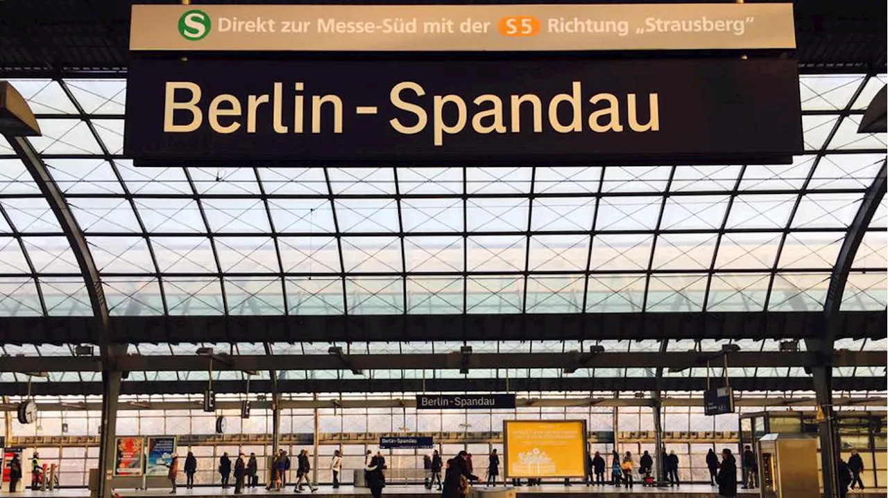 Mit der Berliner S-Bahn gen Westen: Wie lange lautet die Ansage noch „Endstation Spandau“?