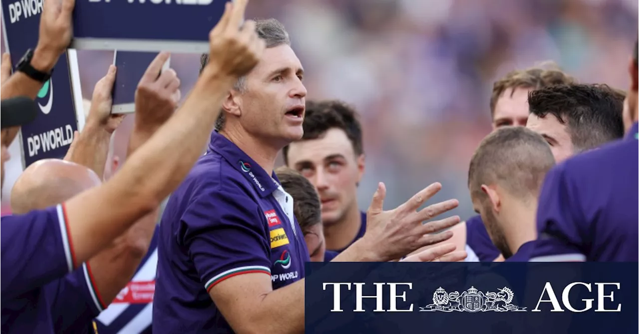 Dockers coach Longmuir hits back at contract pot shots