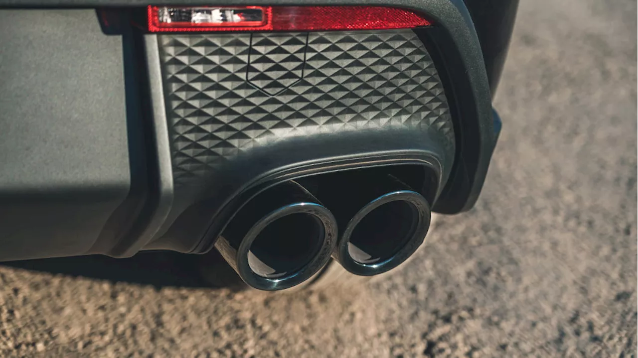 EPA issues new rules aimed at cutting carbon, boosting EVs and hybrids