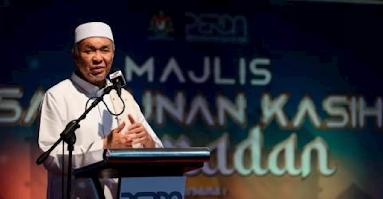 Stoking tertera kalimah Allah: Zahid minta semua pihak patuhi titah Agong