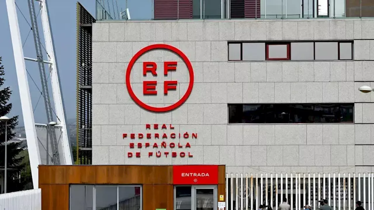 Registran la Federación Española de Futbol por contratos irregulares