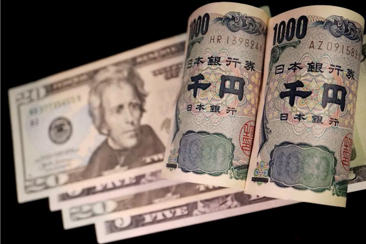 Yen flounders near four month low, Fed in spotlight