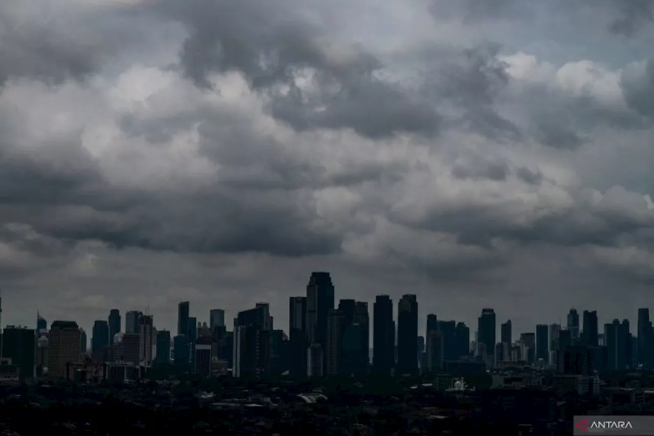 Sebagian wilayah Jakarta diguyur hujan pada Kamis