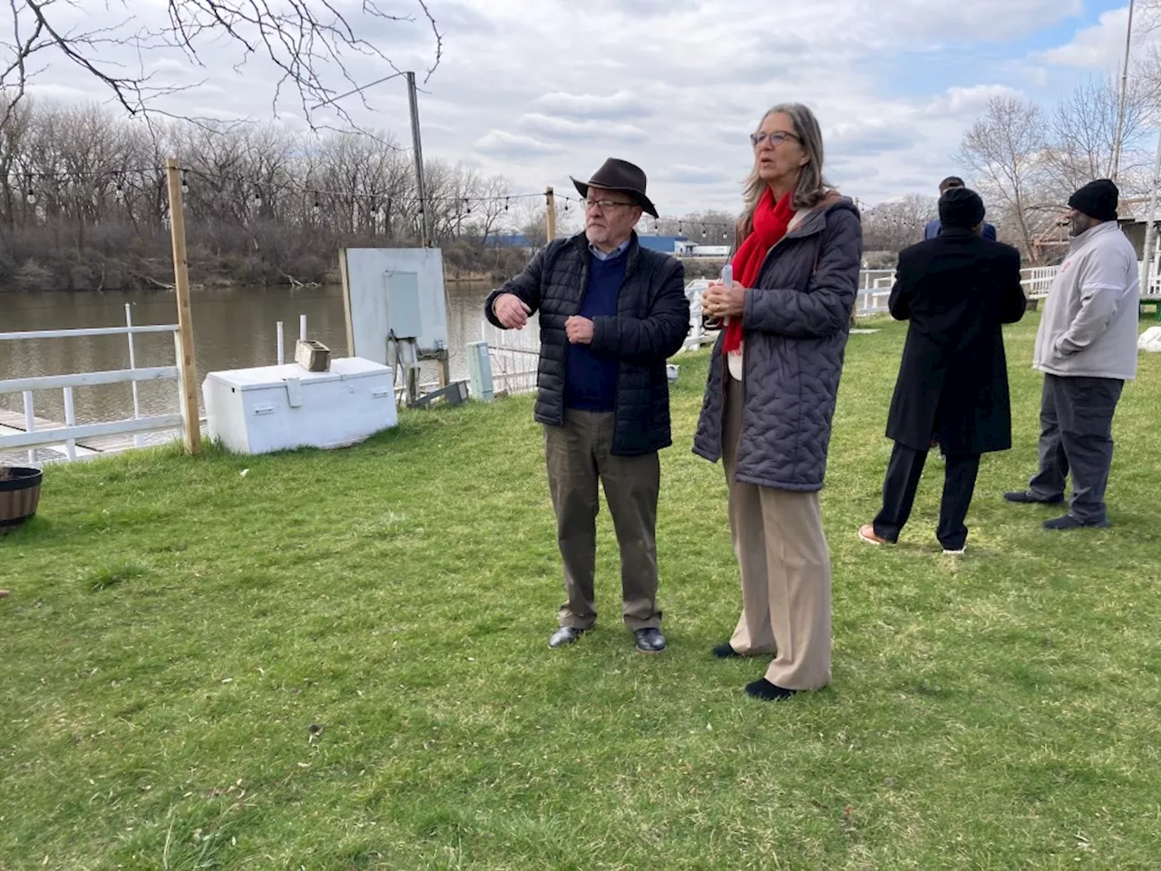 Ceremony honors Dutch families who worked the Underground Railroad along the Little Calumet River