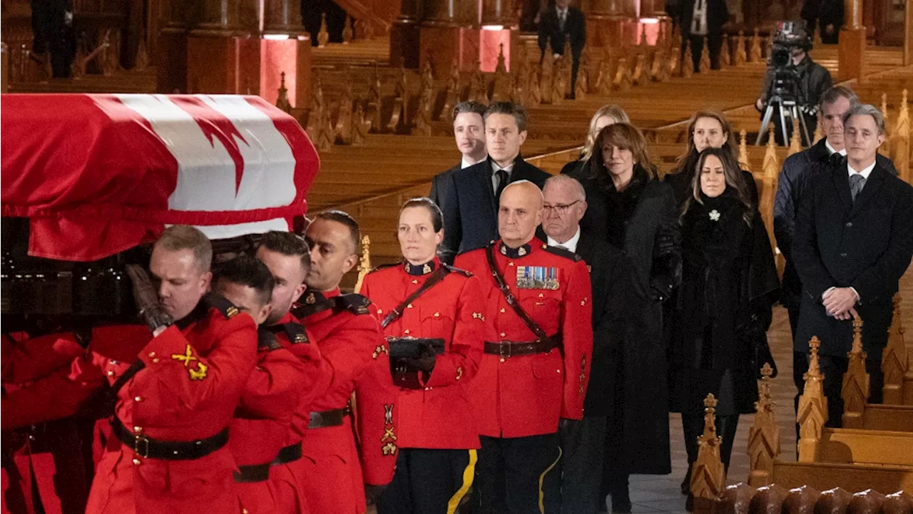 Former premiers, other dignitaries pay respects to Brian Mulroney in Montreal