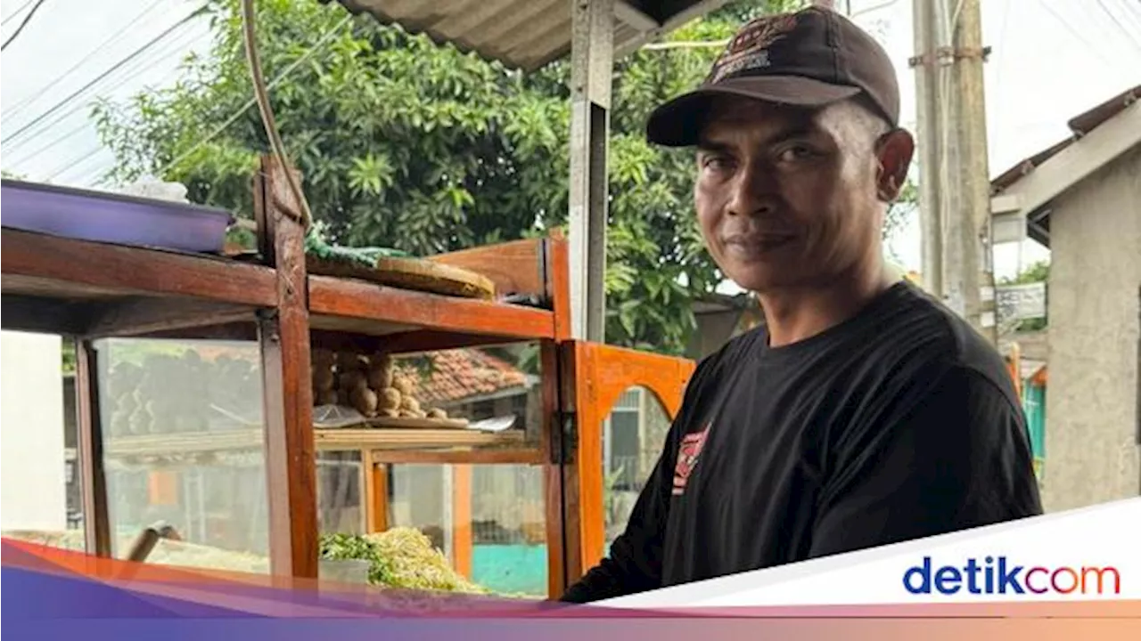 Penjual Bakso Jangkung Bertahan di Harga Rp 10 Ribu Semangkok, Intip Omzetnya