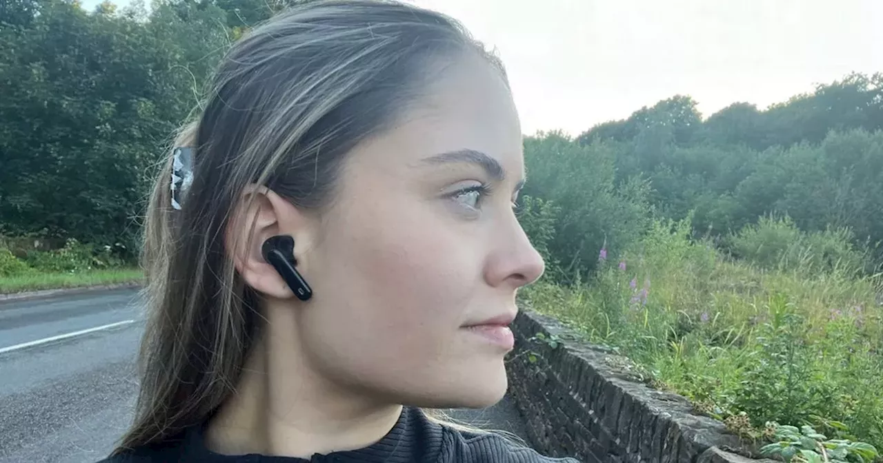 £25 Amazon wireless earphones are 'as good as Apple Airpods'