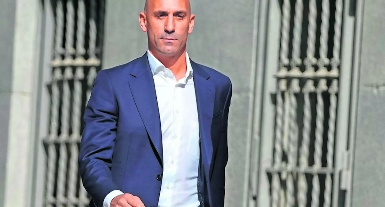 Luis Rubiales es acusado de contratos irregulares, será detenido en España