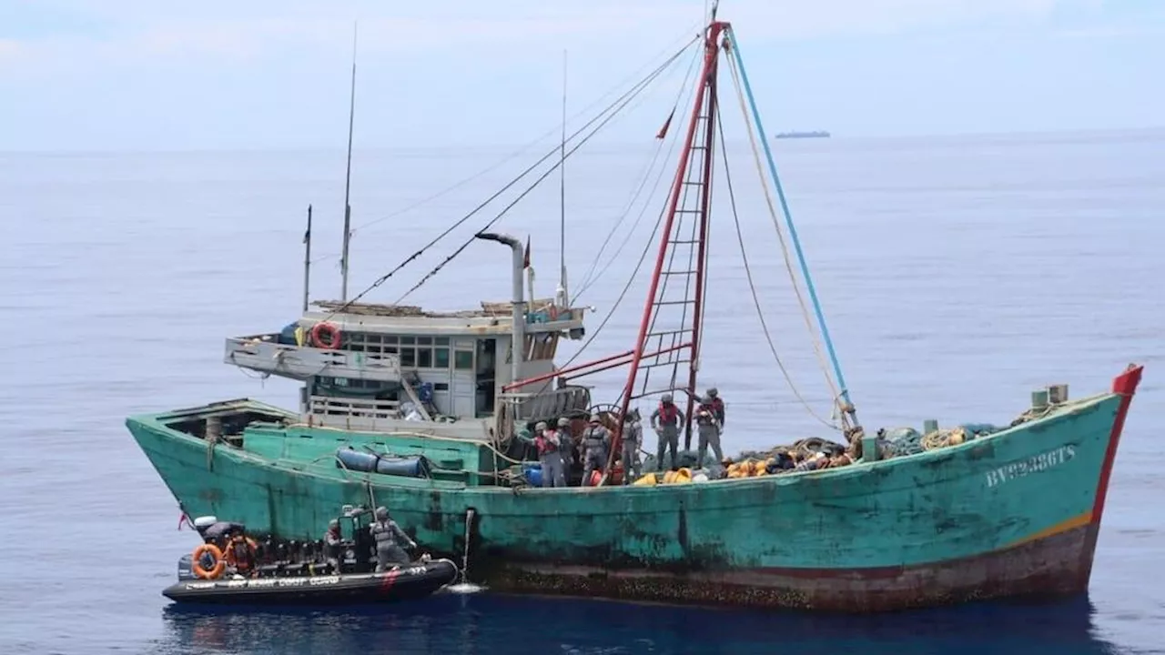 Beroperasi Ilegal 3 Tahun, Kapal Ikan asal Filipina Ditangkap