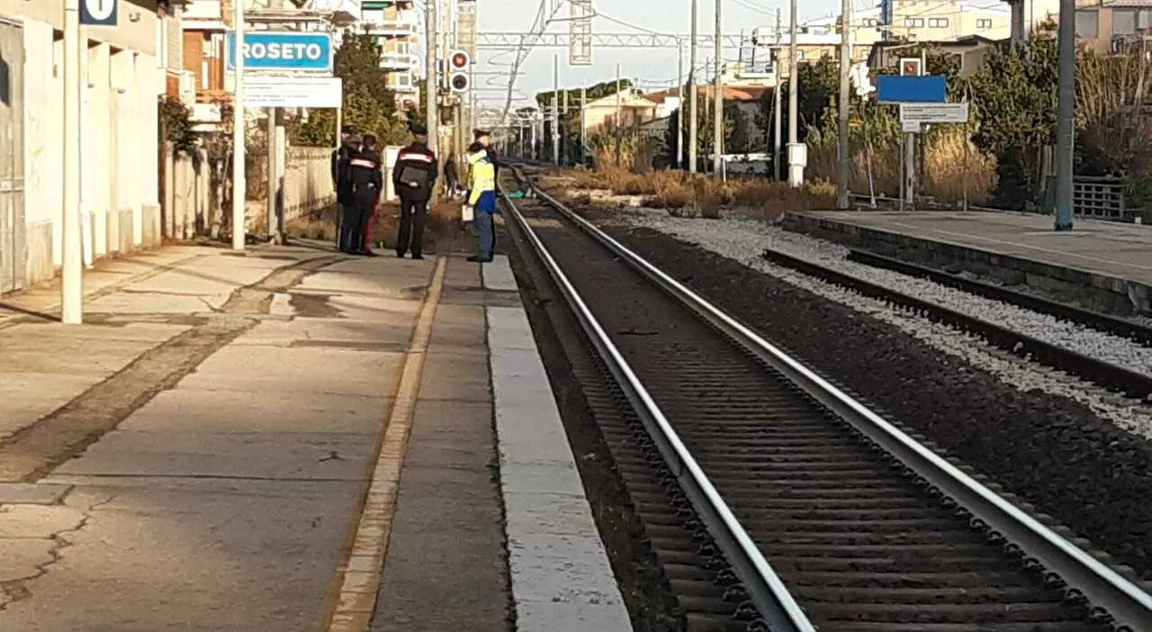 Roseto, donna investita e uccisa da un Freccia Rossa: disagi sulla ferrovia adriatica