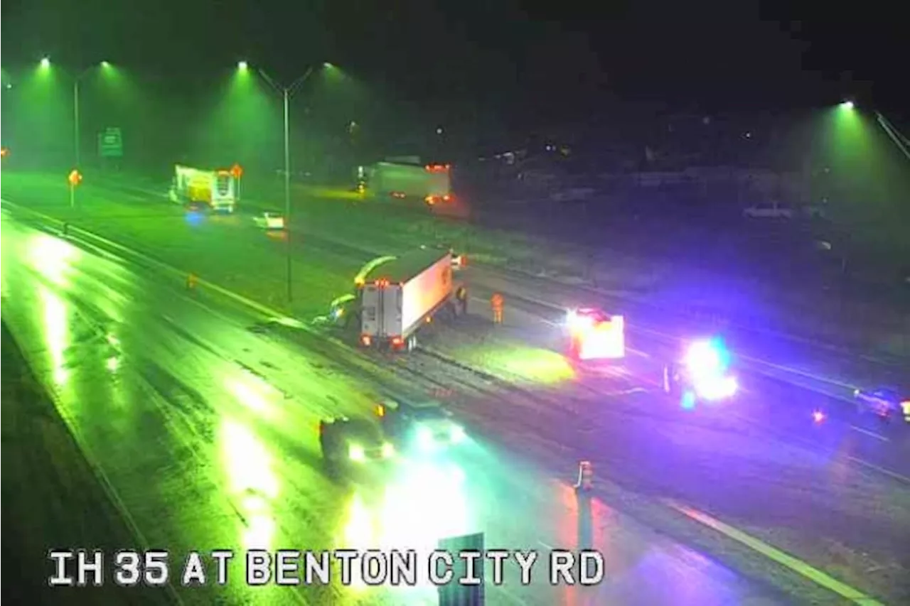 Jackknifed 18-wheeler closes down part of I-35 South at Benton City Road