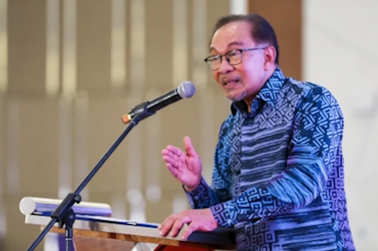 Top govt leaders need to attend refresher courses, says PM Anwar