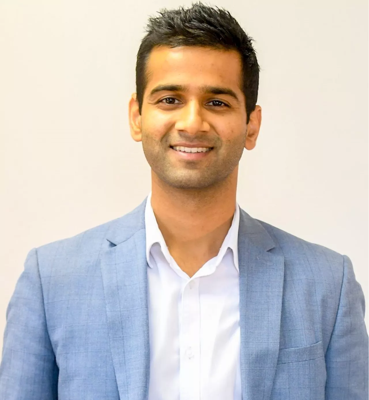 Munaf Mukadam - Financial Advisor