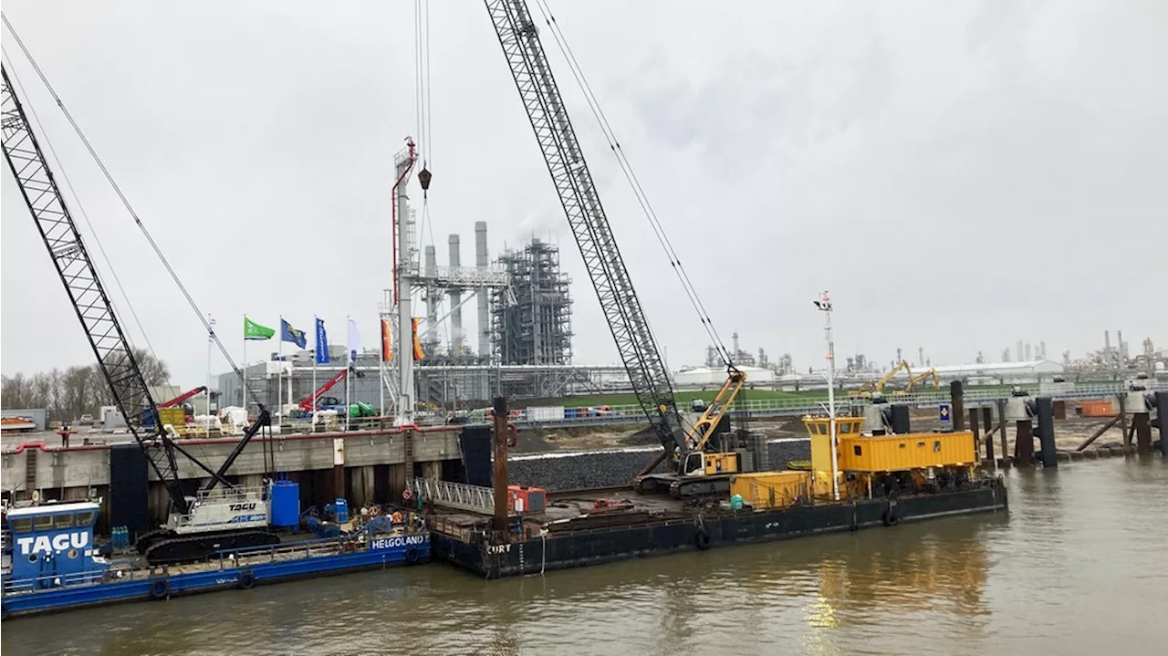 Umweltverband klagt gegen geplantes LNG-Terminal in Stade