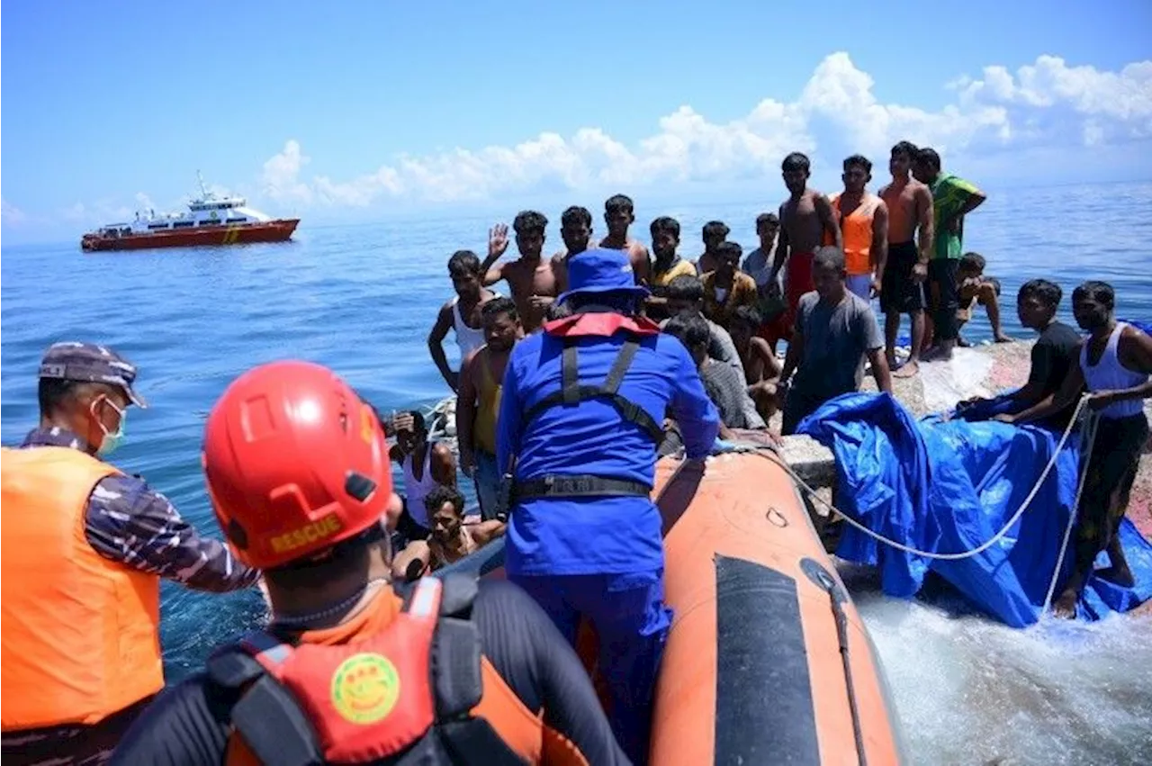 Indonésie: 69 réfugiés rohingyas sauvés en mer après un naufrage