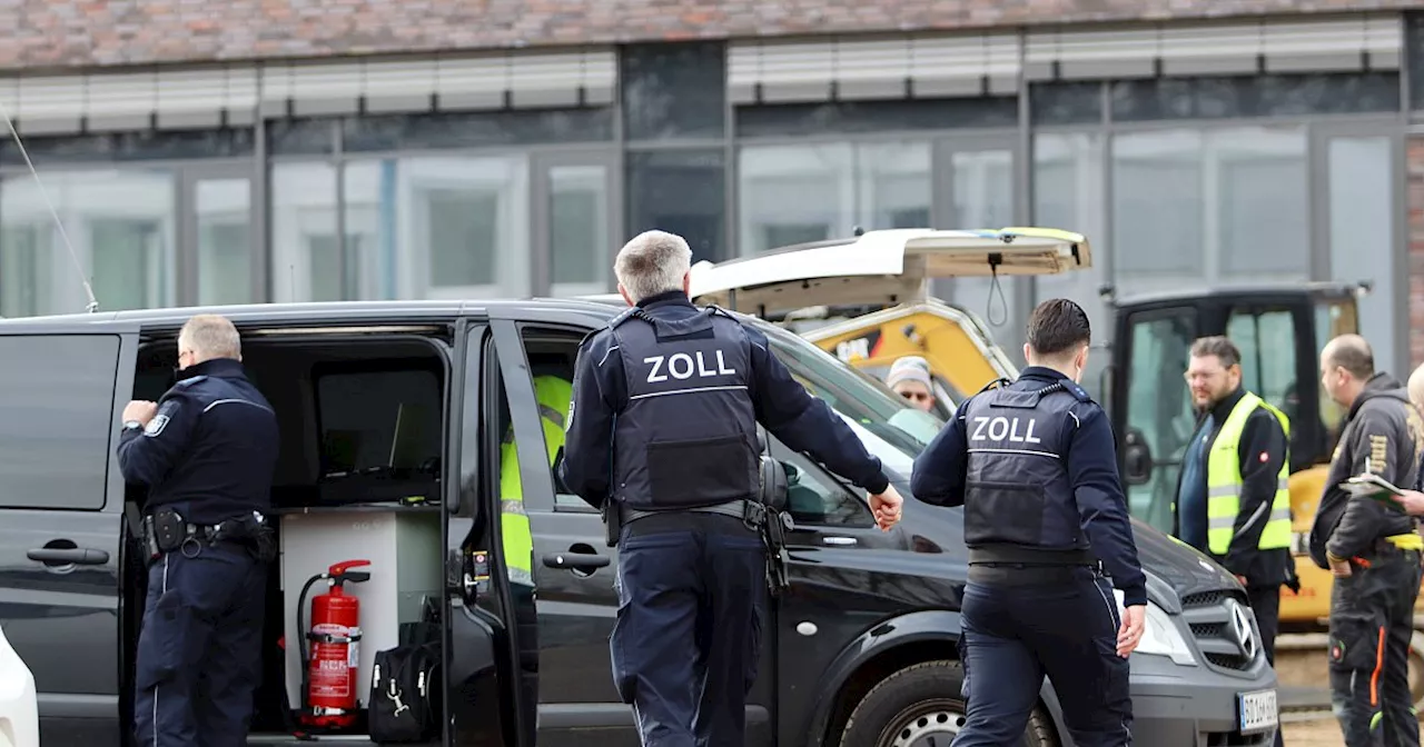 Arbeiter flüchten bei Zoll-Razzia in Minden von Baustelle des Edeka-Campus