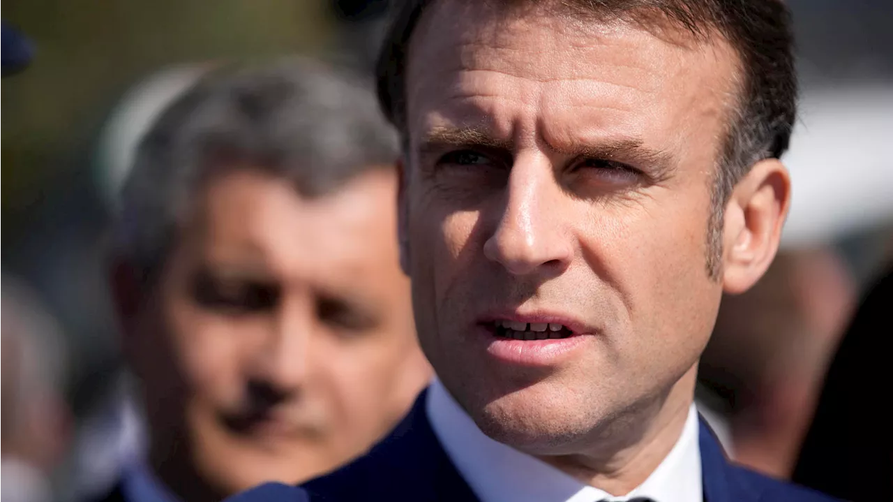 Macron lässt die Muskeln spielen - SO habt ihr den französischen Präsidenten noch nicht gesehen