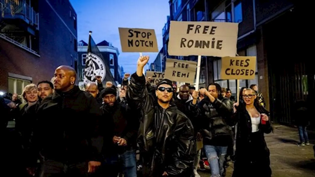Ronnie Flex deelt voorproefje van protestsong: 'Draak wakker gemaakt'