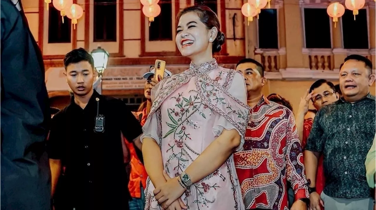 Sering Tampil Anggun Pakai Busana Desainer, Ini 5 Inspirasi Baju Lebaran Ala Kahiyang Ayu