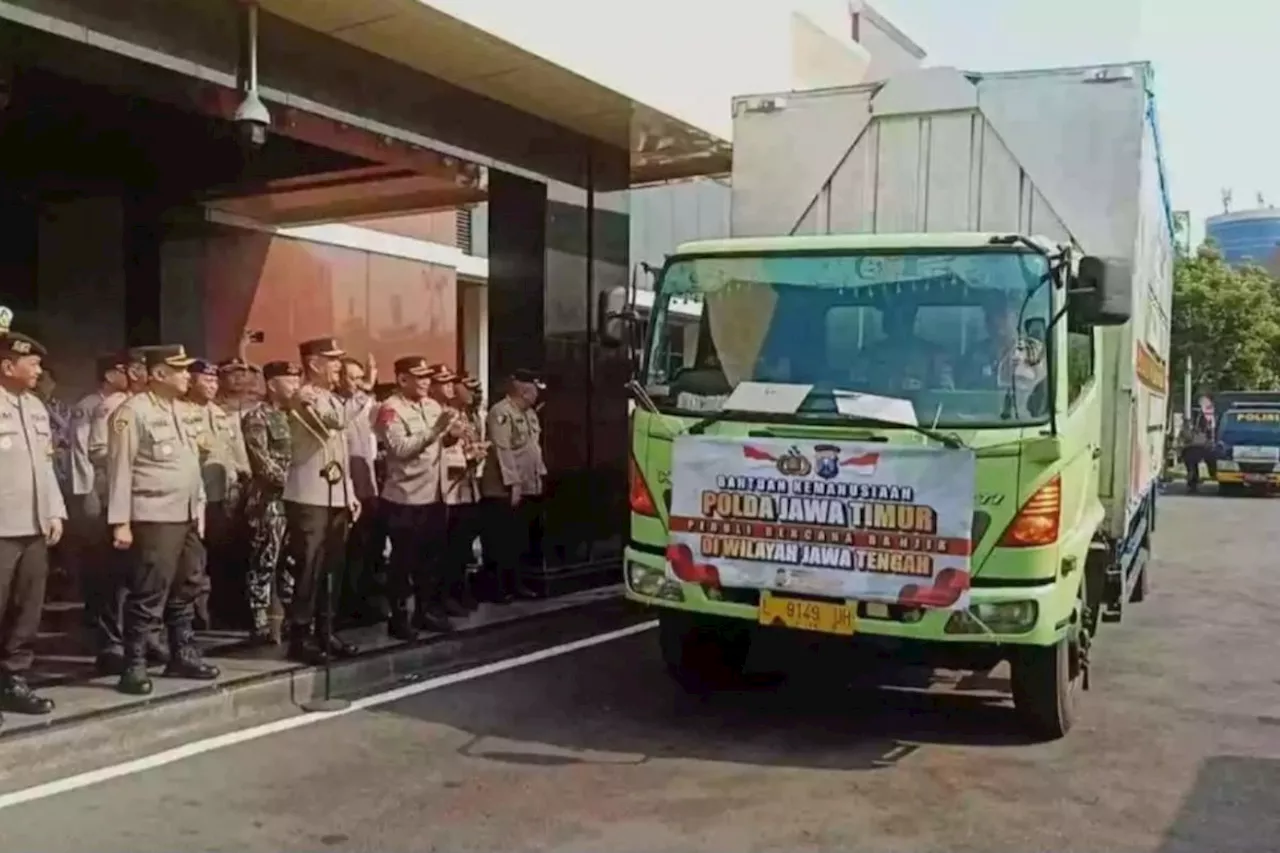 Polda Jatim kirimkan bantuan untuk warga terdampak banjir di Jawa Tengah