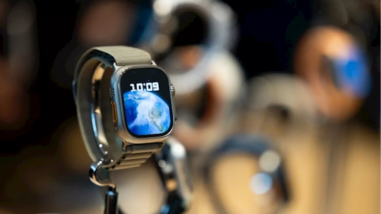 Apple Scraps Plan to Design Display for Watch In-House, Cuts Jobs