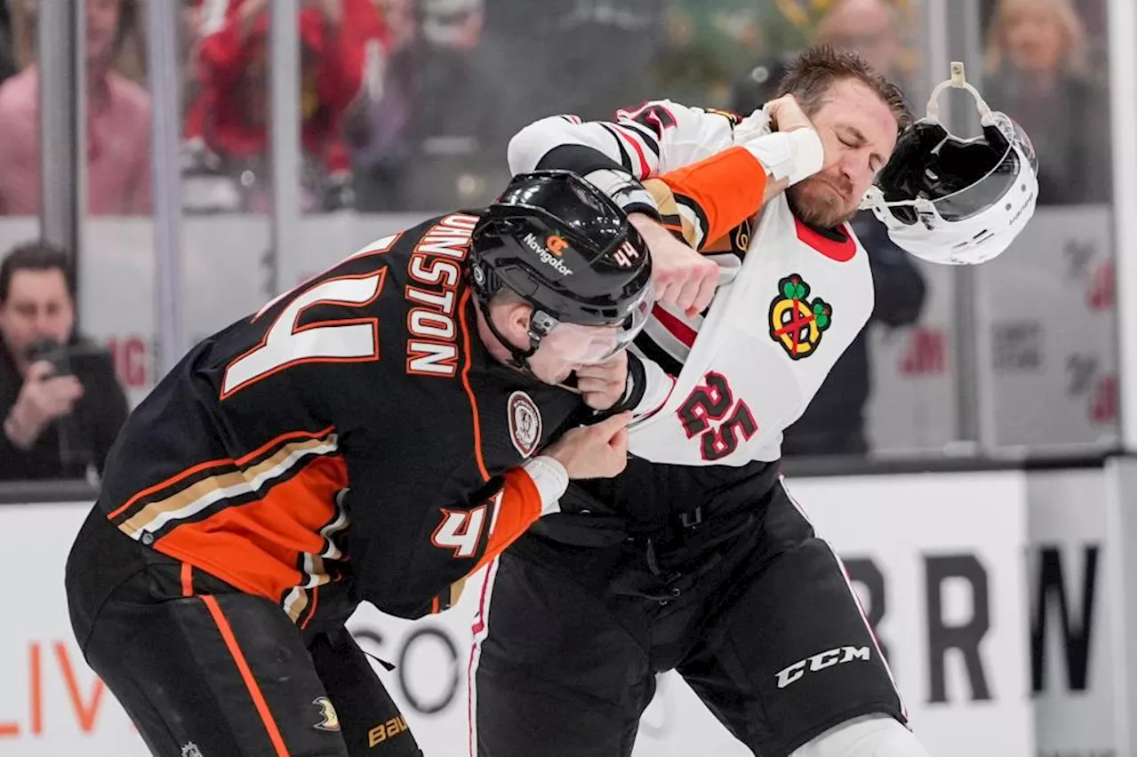 Chicago Blackhawks lose to Anaheim Ducks 4-0, falling to 5-28-1 on the road