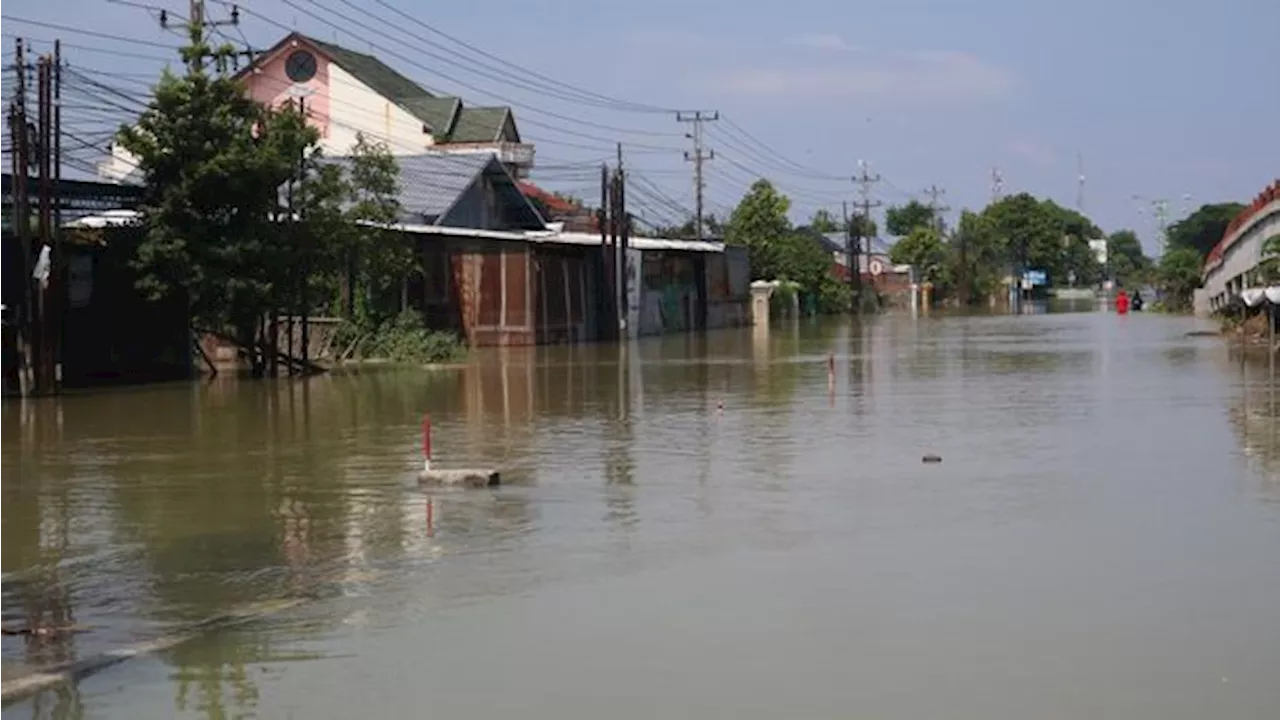 Jokowi Beberkan 3 Jurus Tangani Banjir di Demak Jawa Tengah