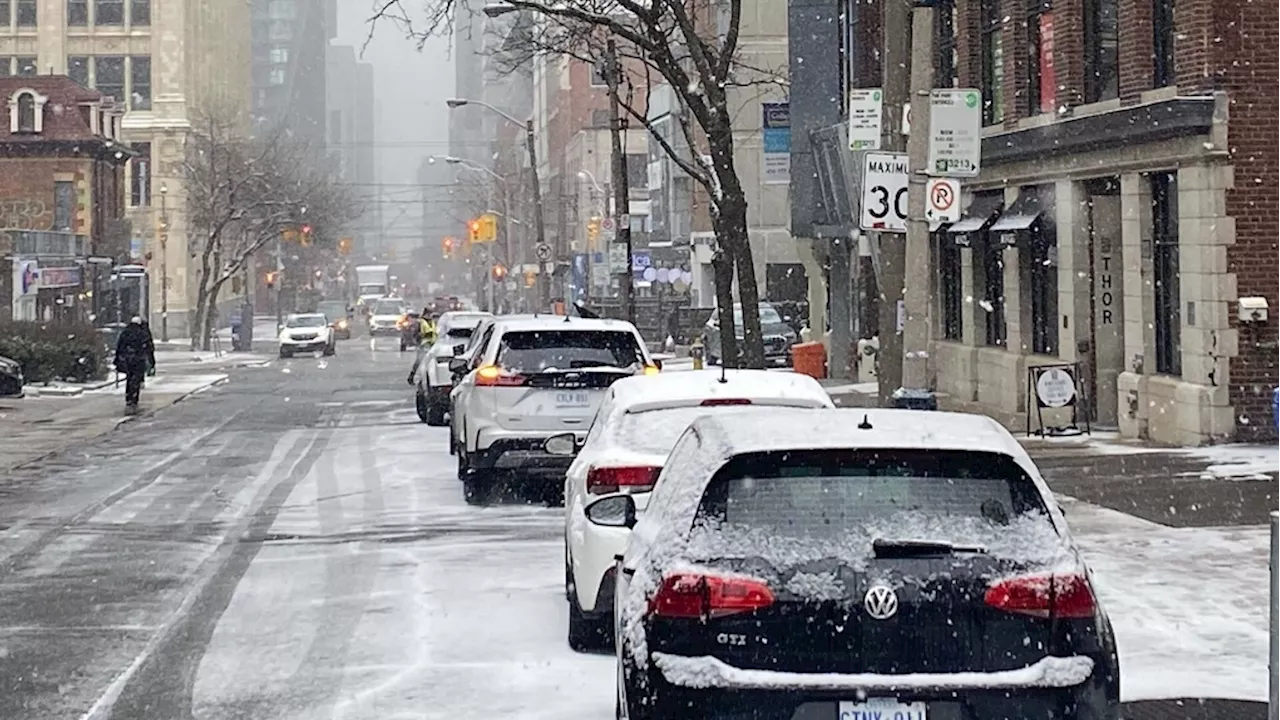 LIVE BLOG: Toronto hit with spring snowstorm, up to 15 cm expected