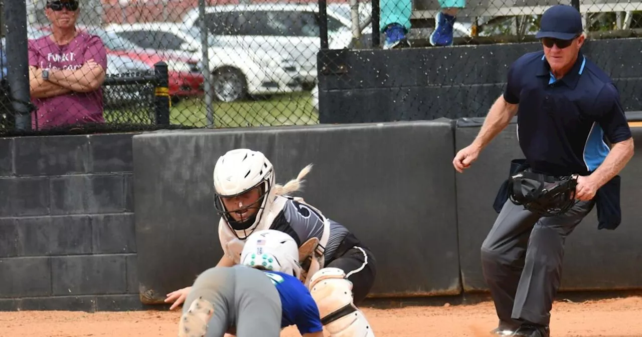 Wallace Lady Govs win second game of doubleheader in dramatic fashion