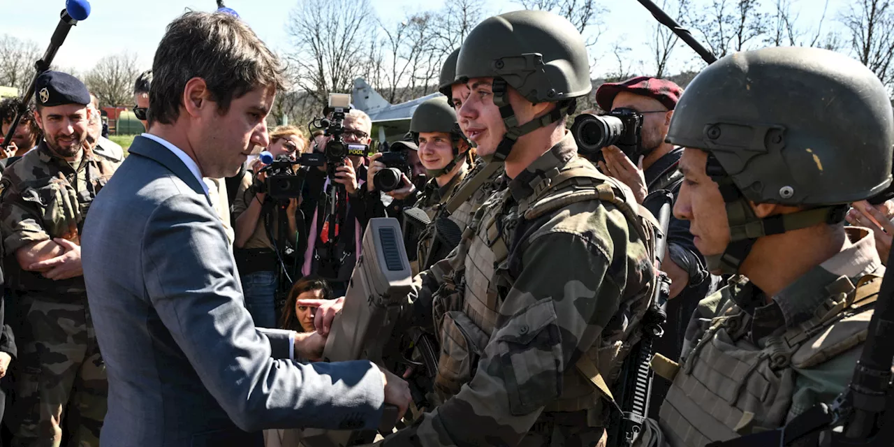 Gabriel Attal en déplacement sur la base aérienne du Mont-Verdun, centre névralgique de la défense...